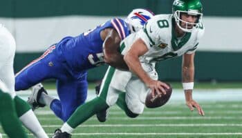 Tras lesión de Aaron Rodgers, Asociación de Jugadores pide césped natural a NFL