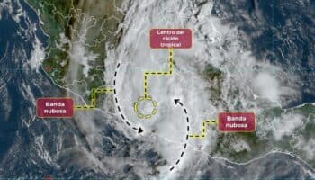 Huracán 'Otis' se degrada a categoría 1 pero aún azota Acapulco