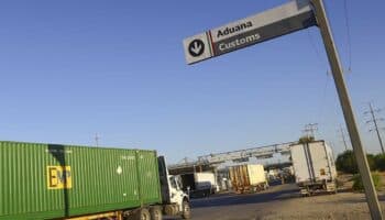 México debe revisar el bajo valor agregado de sus exportaciones, tras superar a China en EU: Dussel