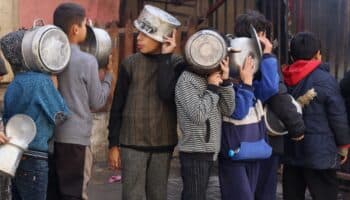 893 mil niños y niñas desplazados forzosamente por la guerra en Gaza en menos de tres meses