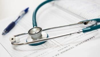 Sostener sistema 'arcaico' de salud 'es una necedad'; va a continuar problema de desabasto: Tello | Entérate
