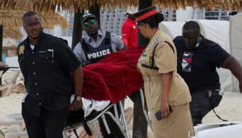 Turista muere tras ataque de tiburón en Bahamas