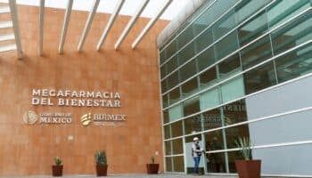Megafarmacia entregará medicamentos a domicilio: AMLO