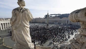 El Vaticano emite "Dignitas infinita;" dice no a teoría de género, cambios de sexo y maternidad subrogada