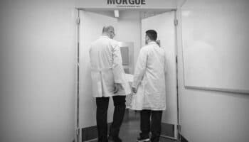 Una funeraria española vendía ilegalmente a universidades cadáveres de hospitales y asilos