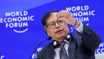 Petro propone en Davos que AL revalúe estrategia contra las drogas: Florencia Ángeles