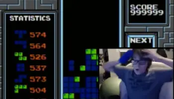 Niño prodigio logra hazaña en los videojuegos: venció a Tetris | Video