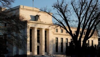 Reserva Federal de EE.UU. vuelve a recortar tasas de interés