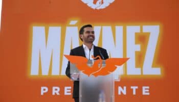 Jorge Álvarez se registra ante INE como candidato presidencial por MC