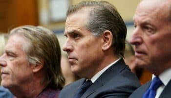 Justicia de EU acusa a ex informante del FBI por mentir sobre Biden y su hijo Hunter