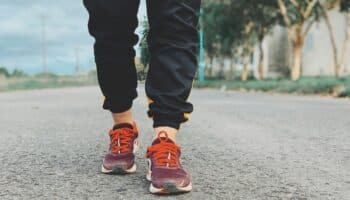 ¿Sales a caminar para ejercitarte? Conoce los 5 errores más comunes de esta práctica