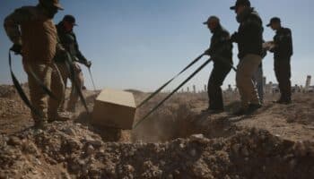 Sepultan más de 60 cadáveres sin identificar en Cd. Juárez