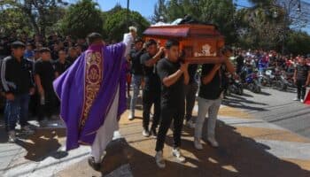 'Investigación debe deslindar responsabilidad de autoridades presentes' durante agresión en Chilpancingo: Padre Fili | Entérate