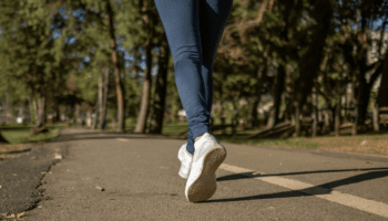 ¿Cuáles son los beneficios de añadir peso a tus caminatas?