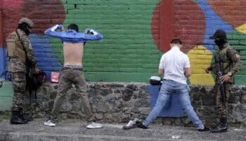 El Salvador cumple dos años en régimen de excepción, con reducción de violencia y dudas sobre DDHH