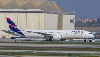 Al menos 50 heridos, uno grave, por una 'fuerte sacudida' durante un vuelo de Latam a Nueva Zelanda