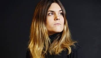 “Los poetas responden a emociones personales y de su época”: Elvira Sastre