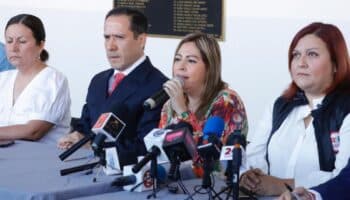 Candidata al gobierno de Morelos fue notificada durante conferencia de prensa de investigación en su contra