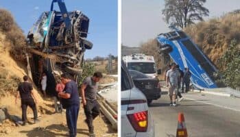 Volcadura de autobús en la México-Puebla deja dos muertos y 17 heridos