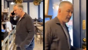 Alec Baldwin golpea el celular de mujer que le gritaba ‘¿por qué mataste a esa señora?'