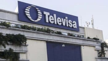 Caen acciones de Grupo Televisa tras licencia de Azcárraga