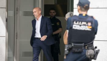 Ordena jueza el embargo de coche de lujo y cuentas bancarias a Luis Rubiales