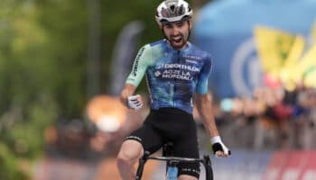 Giro de Italia 2024: Valentin Paret Peintre se impone en la Etapa 10 | Video