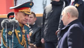 Putin remueve al ministro de Defensa; nombra a un economista civil en su lugar