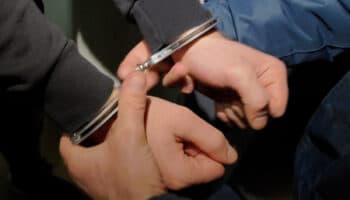 Procesan a adolescente de 17 años que quitó la vida a su hermano en Acolman