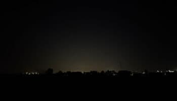 Reportan apagones en diversas ciudades; sistema eléctrico entró en estado de emergencia