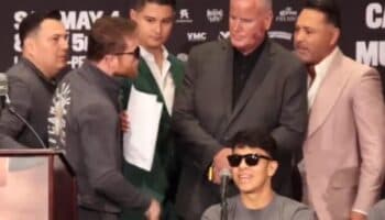 'Canelo' Álvarez y De la Hoya a punto de los golpes: 'Solo le roba a sus boxeadores' | Video