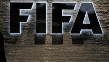 Denuncian FIFpro y ligas europeas a FIFA ante Comisión Europea