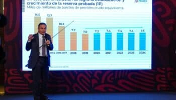 Pemex recupera más de 930 millones de dólares tras combatir 'contratos leoninos'