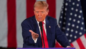 Trump aplaude 'gran trabajo' de la policía en el desalojo de la Universidad de Columbia