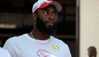 NFL: Dan de alta a jugador suplente de Chiefs que sufrió un infarto