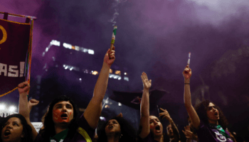 Miles de personas protestan en Brasil contra un proyecto de ley que equipara el aborto con el homicidio
