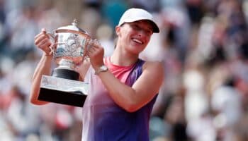 Swiatek arrolla a Jasmine Paolini y conquista su cuarto Roland Garros | Video