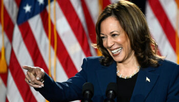 Acusan a Kamala por tomar 'indebidamente' fondos de la campaña de Biden