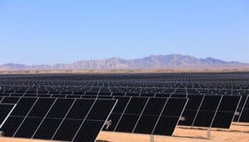 México pide a EU no subir aranceles a sus exportaciones de paneles solares