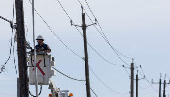 Expertos urgen inversión en energía e infraestructura por "mediocre" crecimiento en México