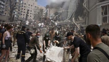 Al menos 10 muertos y 35 heridos en ataque ruso contra Kiev, incluido un hospital infantil