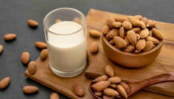 Cómo hacer leche de almendras en casa fácil y rápido