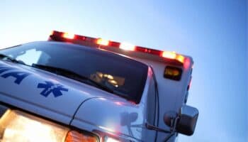 Detienen a técnico de ambulancias por matar a una adulta mayor en un traslado en Italia