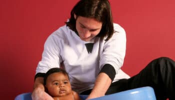 Es real la foto de Messi bañando a Lamine Yamal: esta es la historia