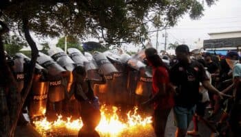 Maduro reconoce decenas de detenidos en Venezuela; acusa acciones 'terroristas'