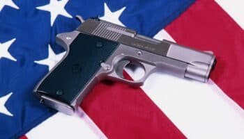 Empresas de armas intentan evitar demanda de México en la Corte Suprema de Estados Unidos