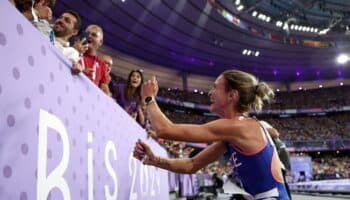 París 2024: Atleta francesa le propone matrimonio a su novio tras carrera de 3000 metros