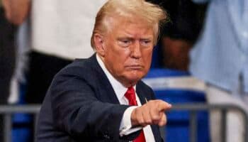 Trump sugiere aranceles superiores al 200% a los vehículos procedentes de México