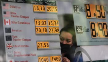 Peso mexicano sigue cayendo; se consolida por encima de los 20 por dólar