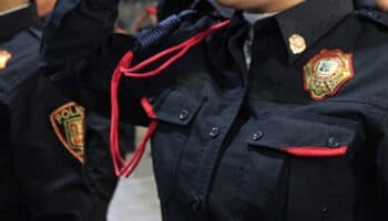 Video | 'Tu denuncia me hace lo que el viento a Juárez': policía Bancaria amenaza a detenido